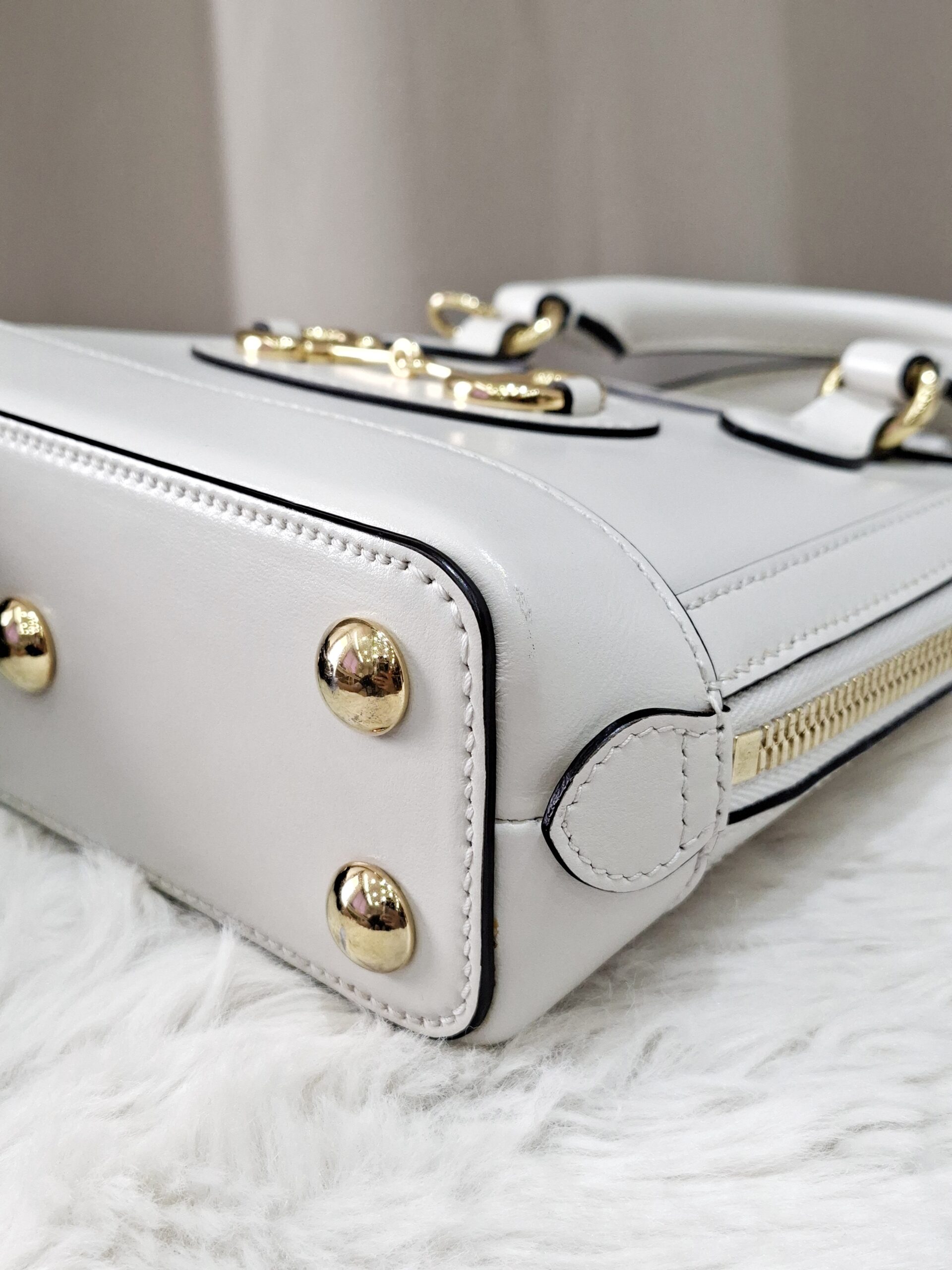 gucci 1955 top handle white ghw 640716467891 with longstrap, 2 dustbag in excellent condition 9/10 gucci 1955 top handle white ghw 640716467891 with longstrap, 2 dustbag in excellent condition 9/10