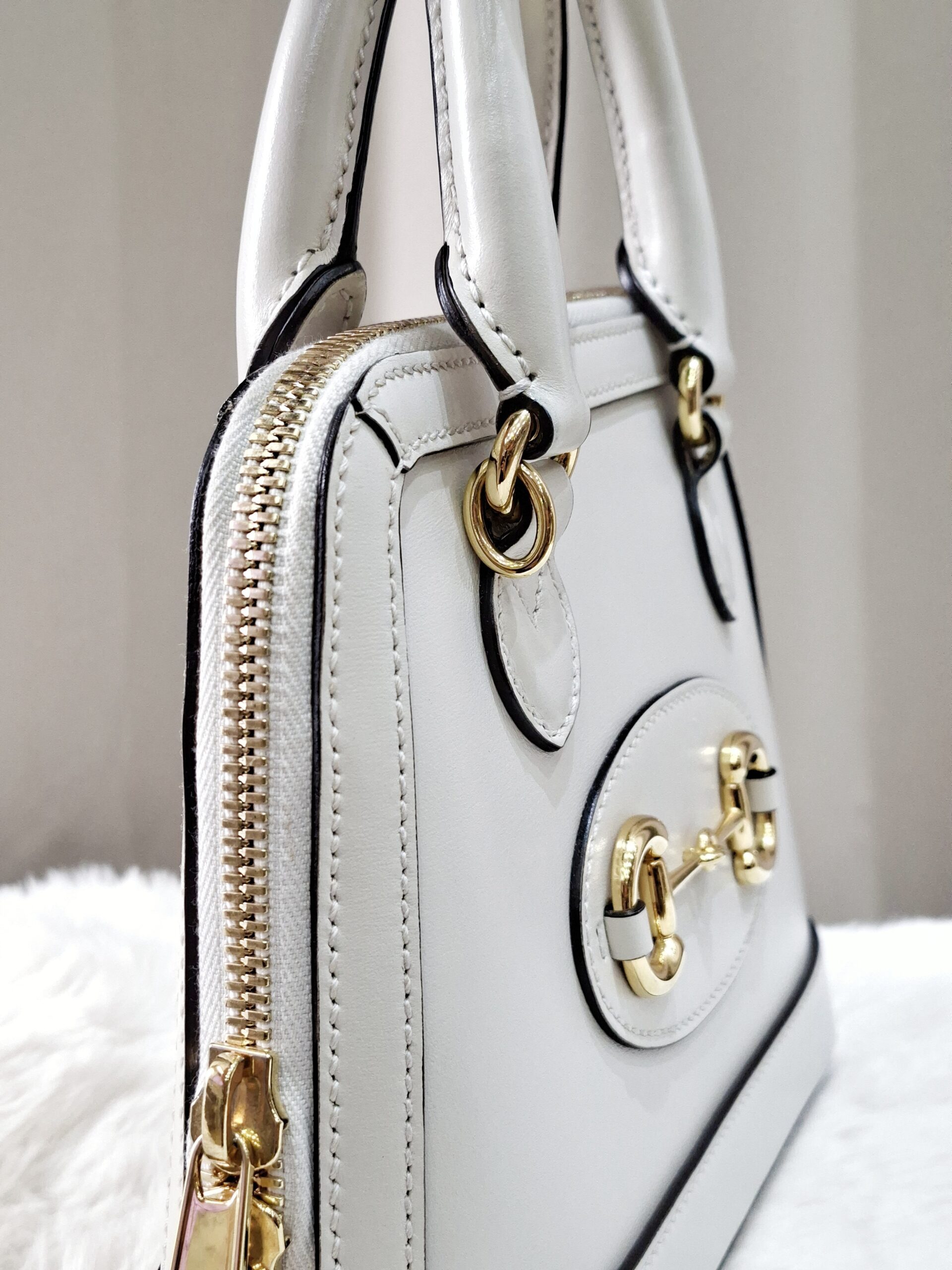 gucci 1955 top handle white ghw 640716467891 with longstrap, 2 dustbag in excellent condition 9/10 gucci 1955 top handle white ghw 640716467891 with longstrap, 2 dustbag in excellent condition 9/10