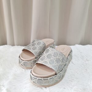 gucci angelina gg lamé platform slides silver/beige
