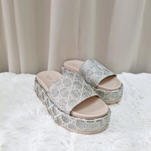 gucci angelina gg lamé platform slides silver/beige