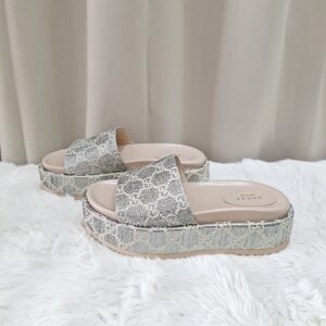 gucci angelina gg lamé platform slides silver/beige